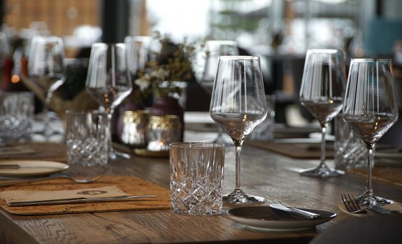 dinner-table-7421151_1280